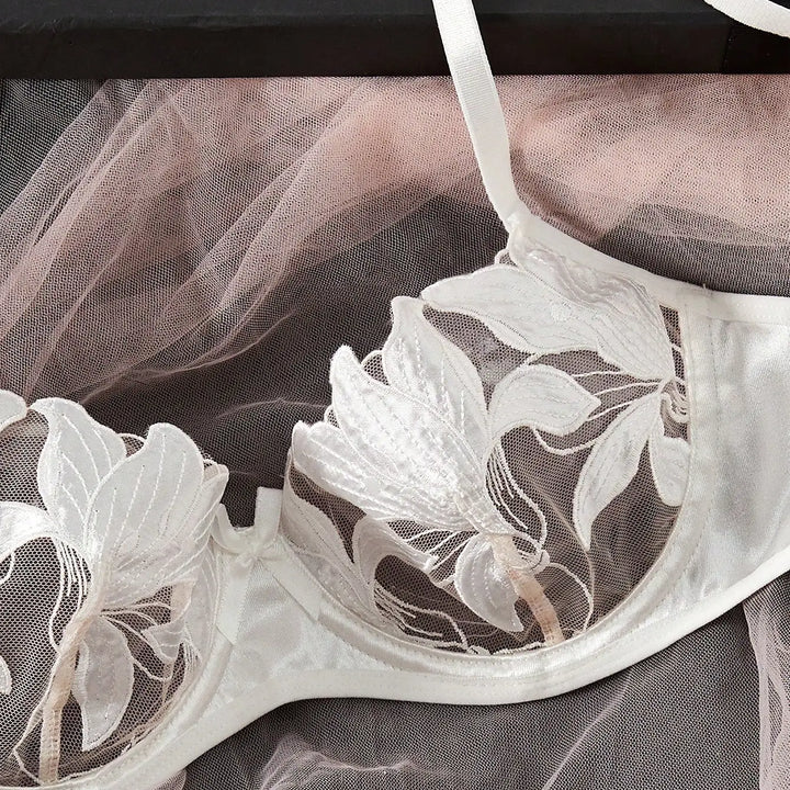 Transparent Floral Two Pieces Exquisite Lace Lingerie Set Ultrathin Bra Briefs Set Solid Exotic Lingerie For Ladies 2024