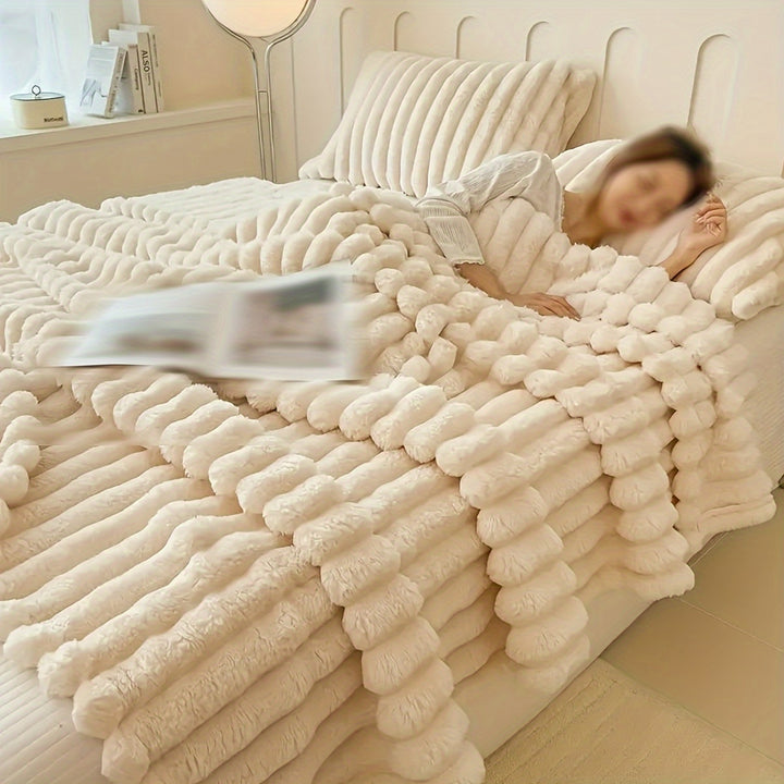 Luxurious Faux Rabbit Fur Double-Sided Throw Blanket - Warm, Soft & Cozy for Naps, Office, Outdoor Camping & Sofa Use - Machine Washable