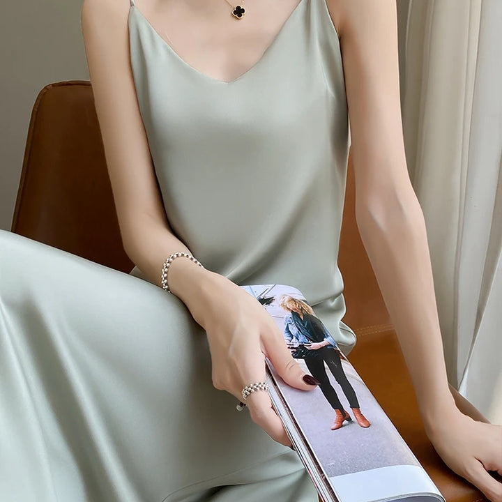 Summer Halter Dress Female Silk Silk Silk High Grade Satin Solid Color Long A-Line Skirt Waist Show Thin Cover Meat RW D13