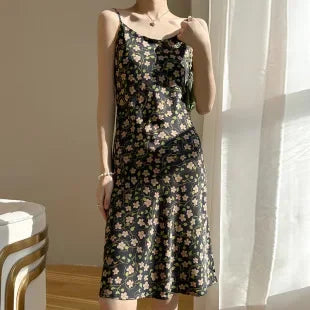 Spring/Summer Satin Dress V-neck, sleeveless, suit with a high-waisted maxi skirt