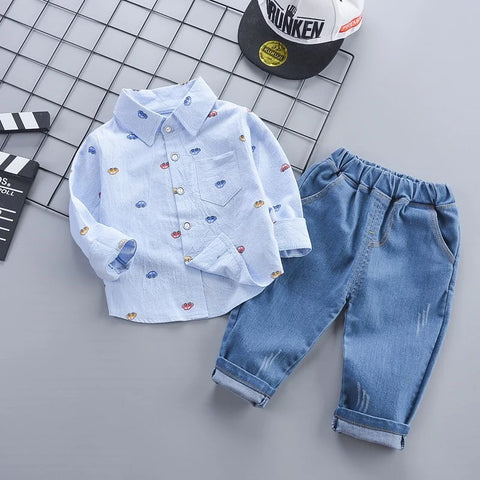 Spring and autumn toddler boy casual printing small V-neck shirt+loose jeans suit stylish and versatile.